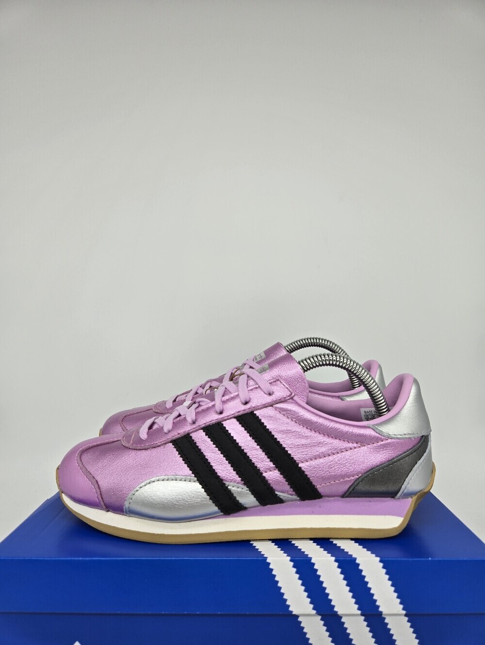 Adidas Women's Country OG JQ0566 Bliss Lilac Metallic Shoes Size 6
